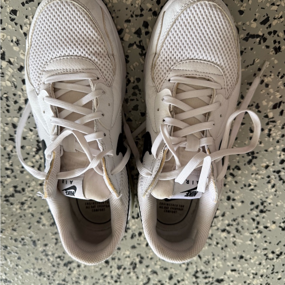 Nike White Knit Sneakers - Picture 3 of 4